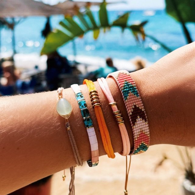 Armband geweven pijlenmotief