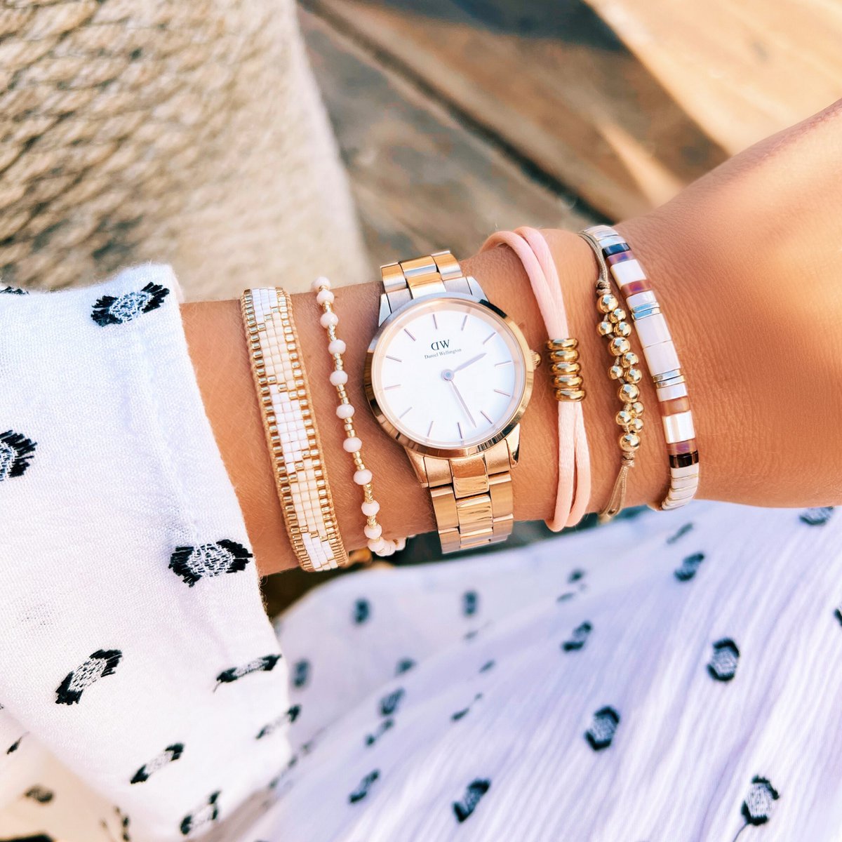 Edelsteen armband met vergulde miyuki – perzik